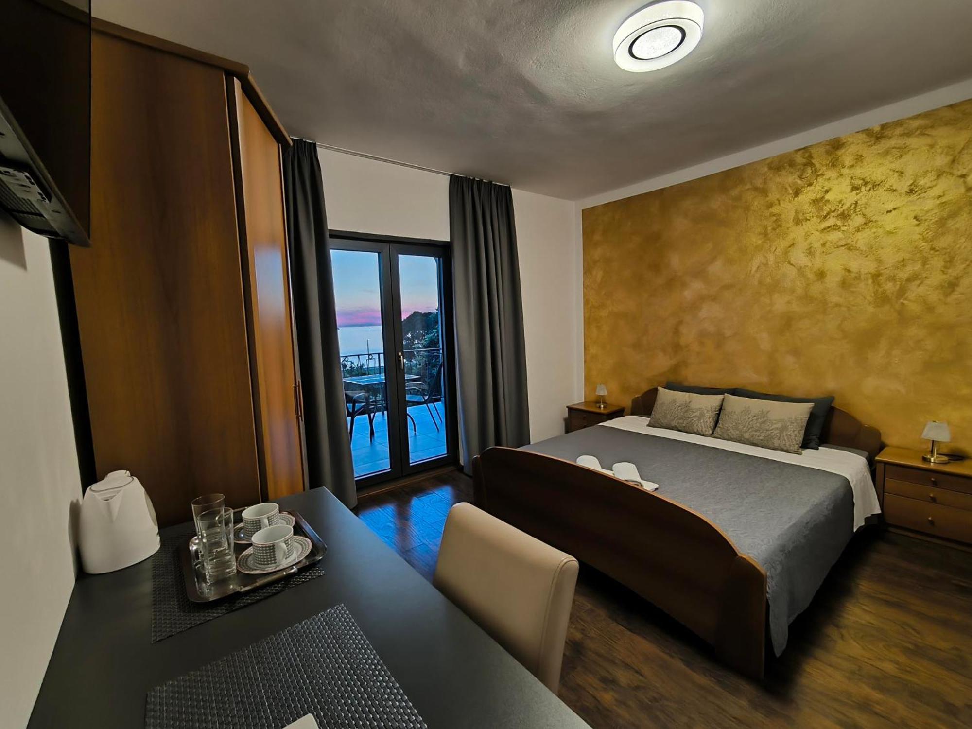 Rooms And Apartment Matika Rovinj Exterior foto