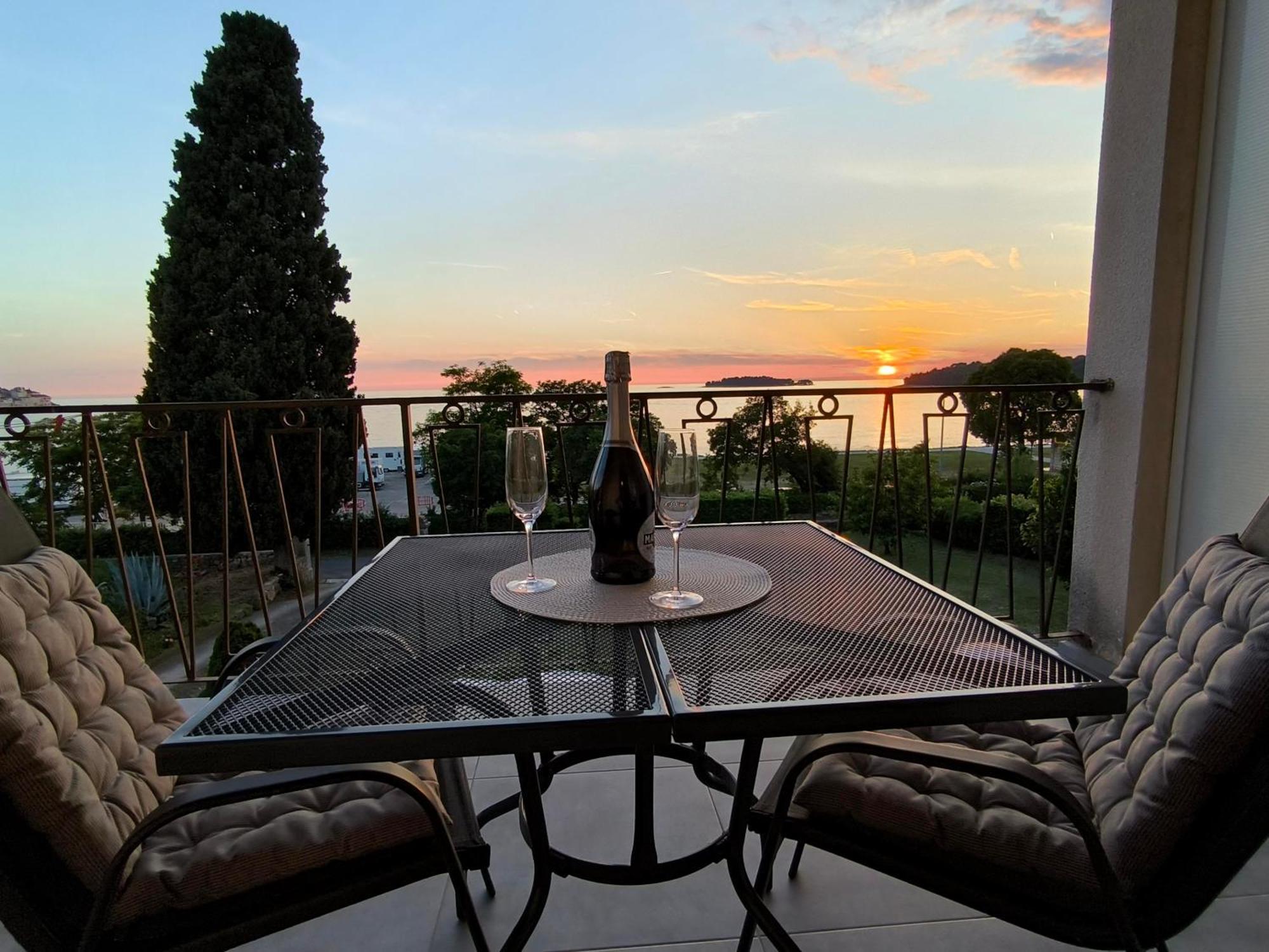 Rooms And Apartment Matika Rovinj Exterior foto